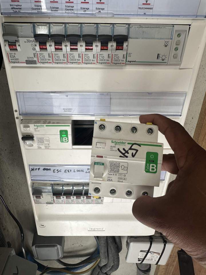 Armoire électrique tertiaire La Réunion